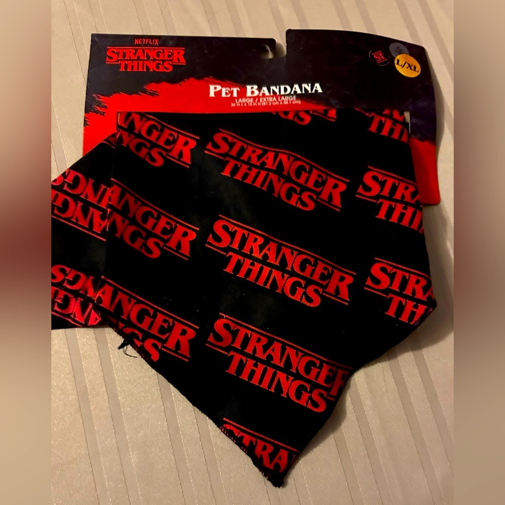 NWT Kohl’s Stranger Things bandana in black and red for L-XL dogs